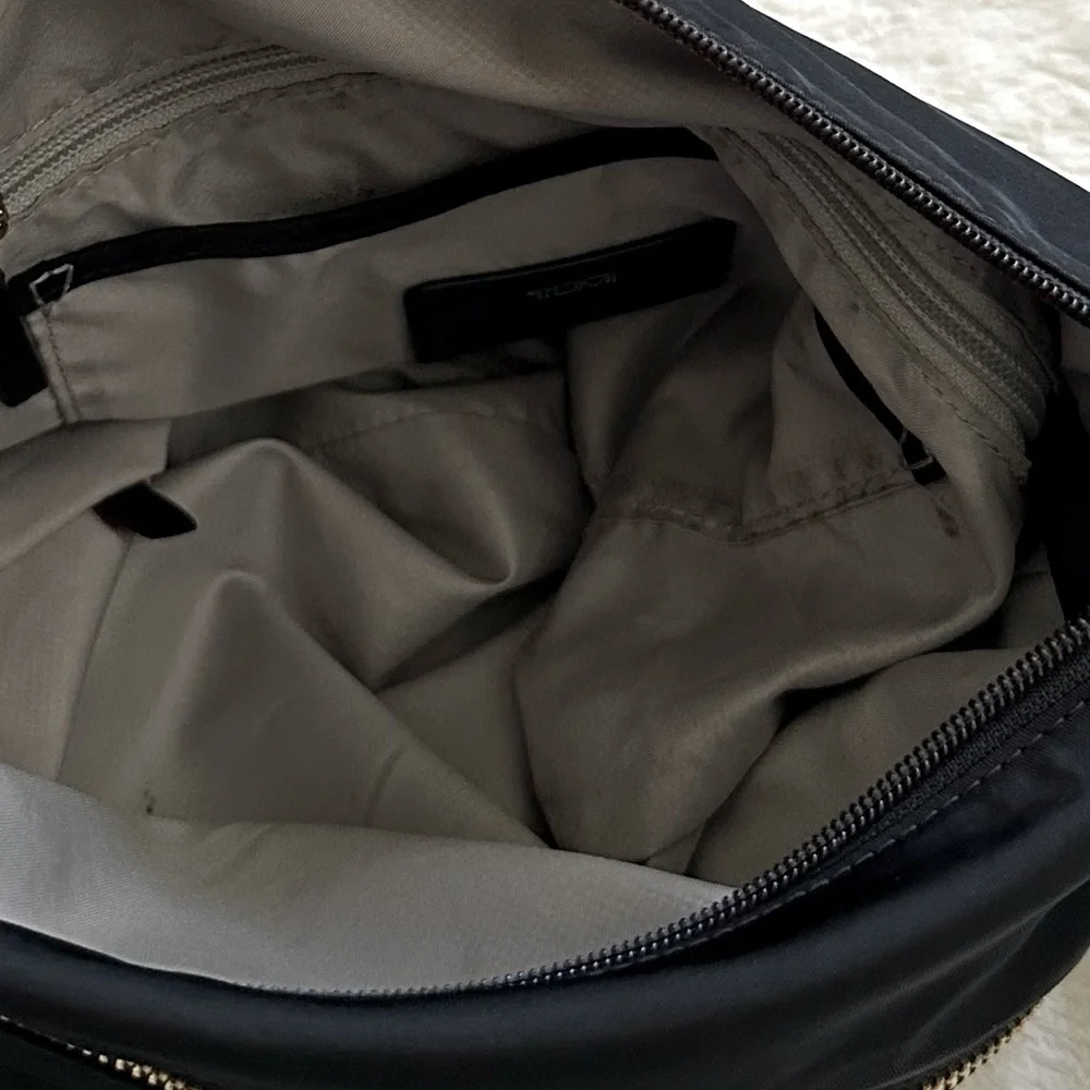Tumi Voyageur Canton Crossbody bag - Picture 13 of 16